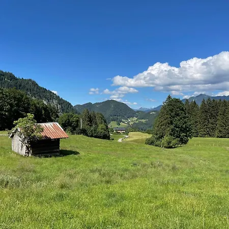 شقة Allgaeu - Gemuetliche Huettenatmosphaere Und Schwimmbad Und Sauna Im Ha By Interhome *